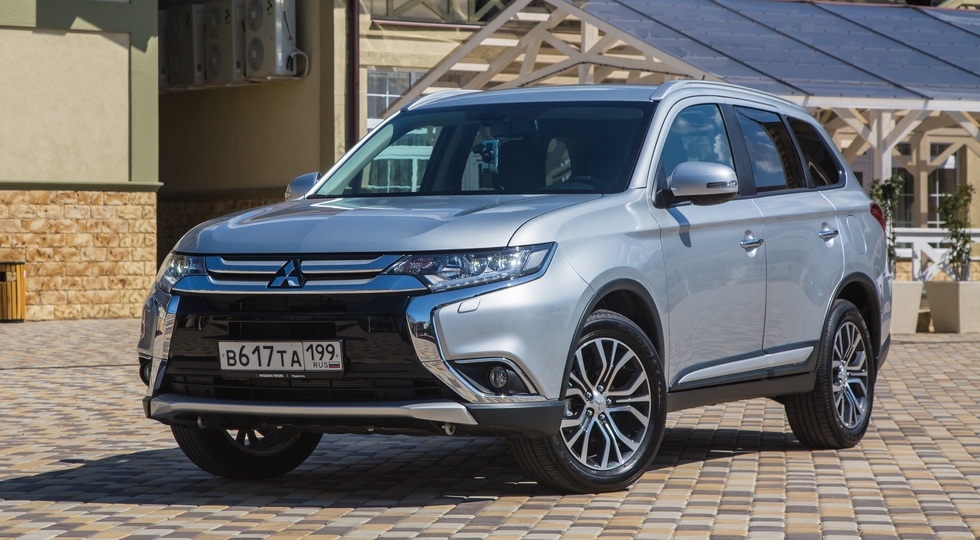 Mitsubishi Outlander празднует 15-летие Mitsubishi Outlander празднует 15-летие
