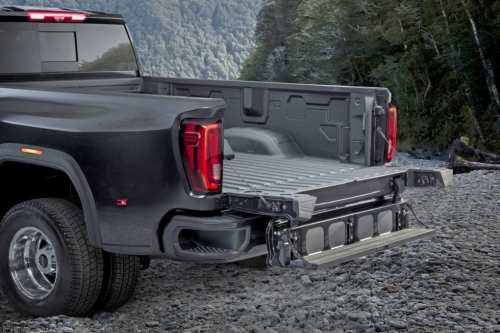 Новый GMC Sierra HD: 15 камер и «прозрачный» прицеп