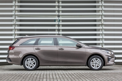 Новый Kia Ceed SW: объявлены рублёвые цены