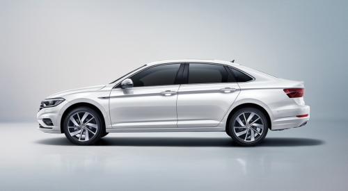 Растянутая Volkswagen Jetta нового поколения: чуть короче Passat