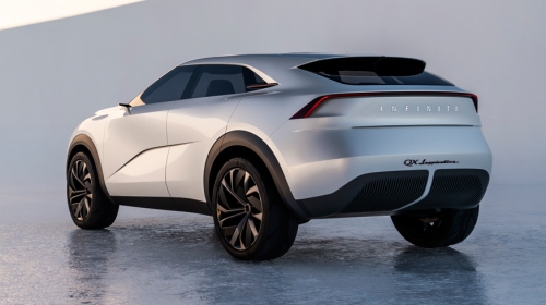 Вытолкнули: новый «паркетник» Infiniti не смог самостоятельно выбраться к публике