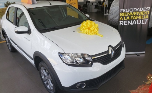 «Внедорожный» Renault Logan не для РФ: теперь Crossover, причём в старом кузове «Внедорожный» Renault Logan не для РФ: теперь Crossover, причём в старом кузове