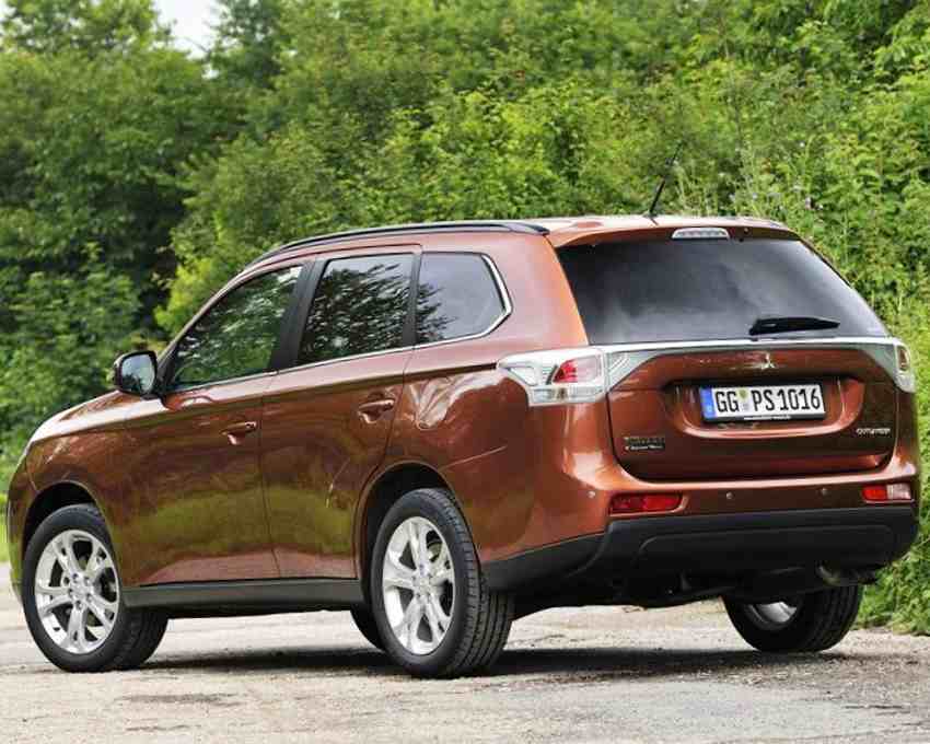 Mitsubishi Outlander 2013: цена, фото, характеристики