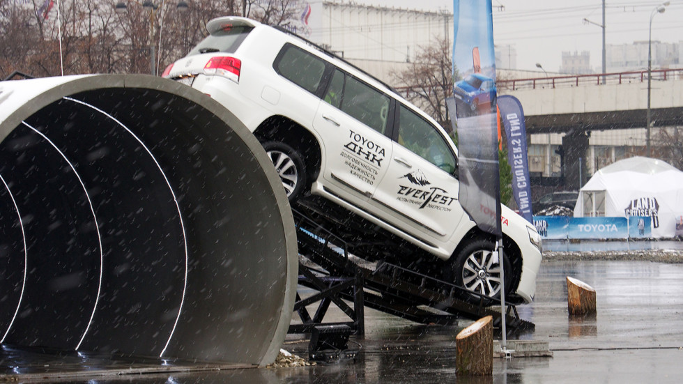 Парк Toyota Land Cruisers Land открылся на территории "Лужников"
