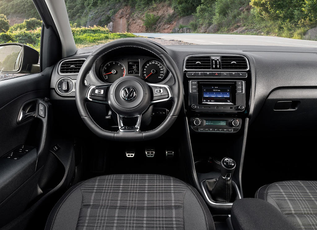 Новый седан Volkswagen Polo GT 2016 в России (цена, фото) Новый седан Volkswagen Polo GT 2016 в России (цена, фото)