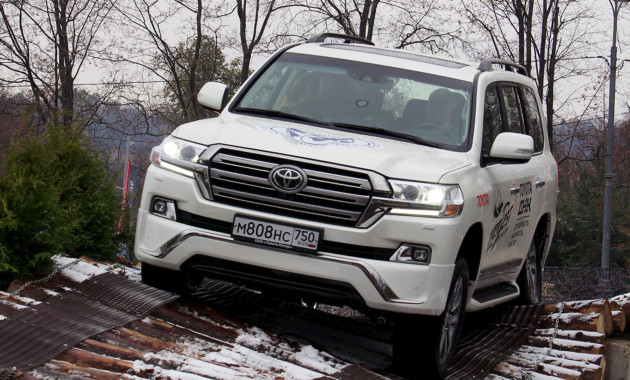 Парк Toyota Land Cruisers Land открылся на территории "Лужников"