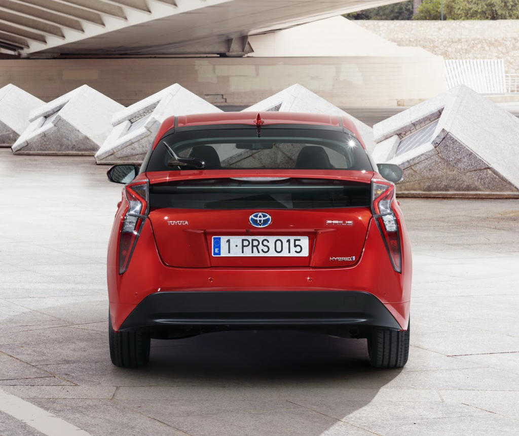 Рассекречен новый Toyota Prius 2016 (фото, цена) Рассекречен новый Toyota Prius 2016 (фото, цена)