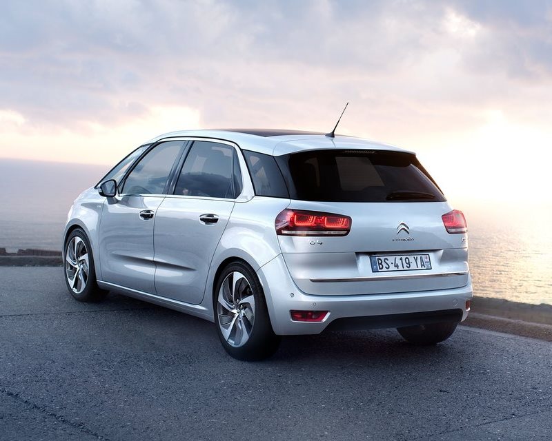 Озвучены российские цены на новый Citroen C4 Picasso 2014 Озвучены российские цены на новый Citroen C4 Picasso 2014