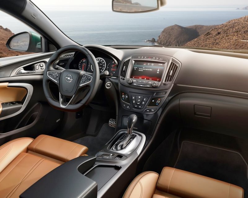 Рестайлинговые седан и универсал Opel Insignia 2014 Рестайлинговые седан и универсал Opel Insignia 2014