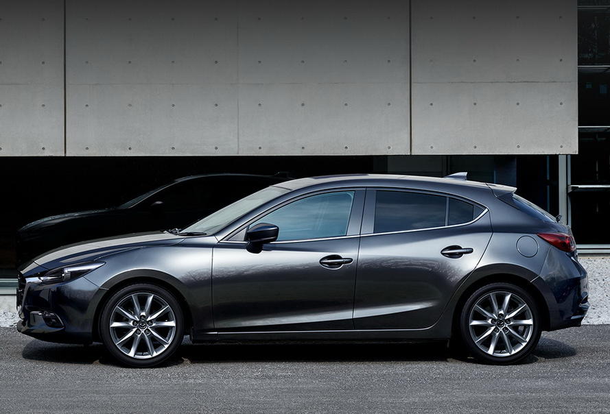 Рестайлинговая Mazda 3 2017 года (цена, фото)