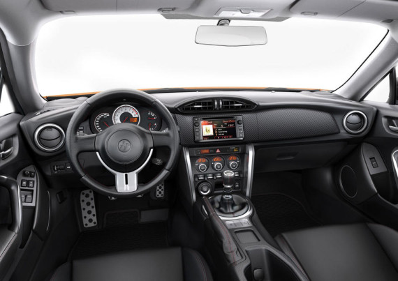 Купе Toyota GT86 2014 в России (фото, цена)