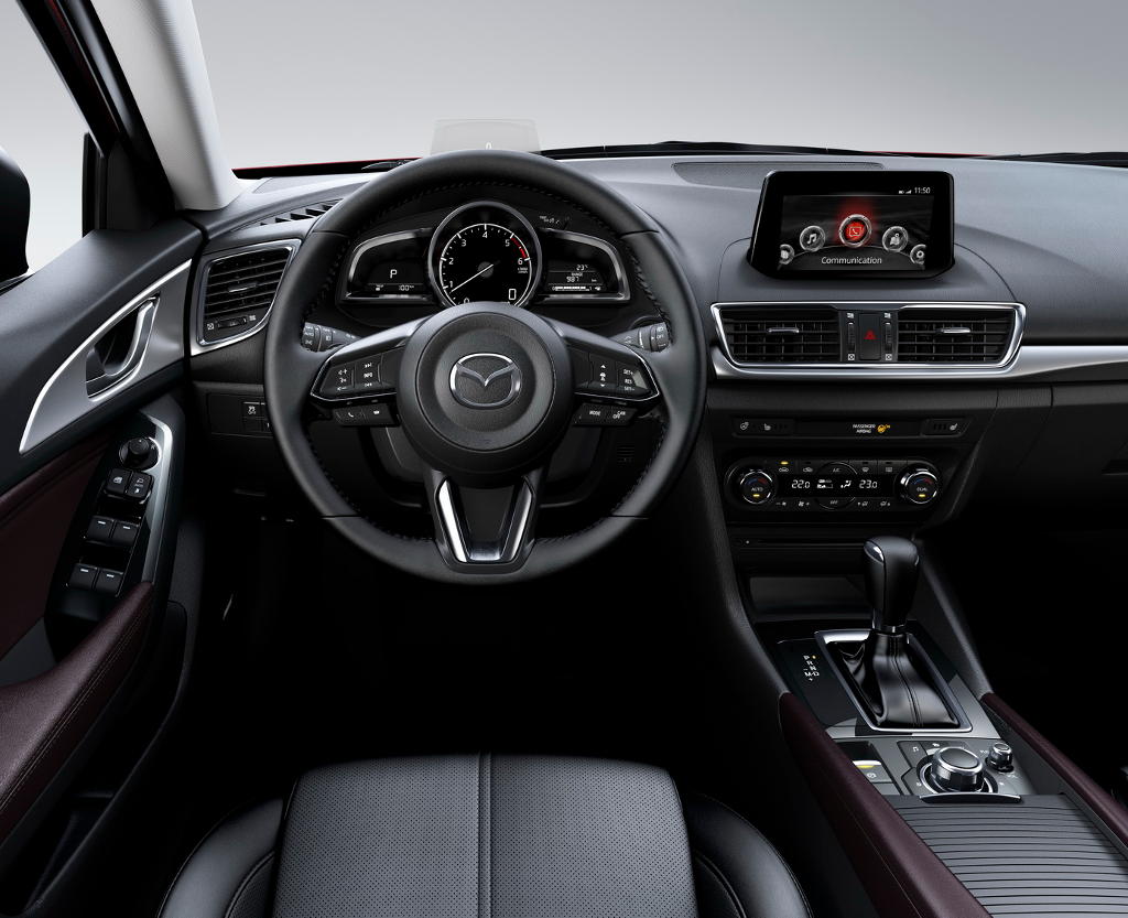 Рестайлинговая Mazda 3 2017 года (цена, фото)