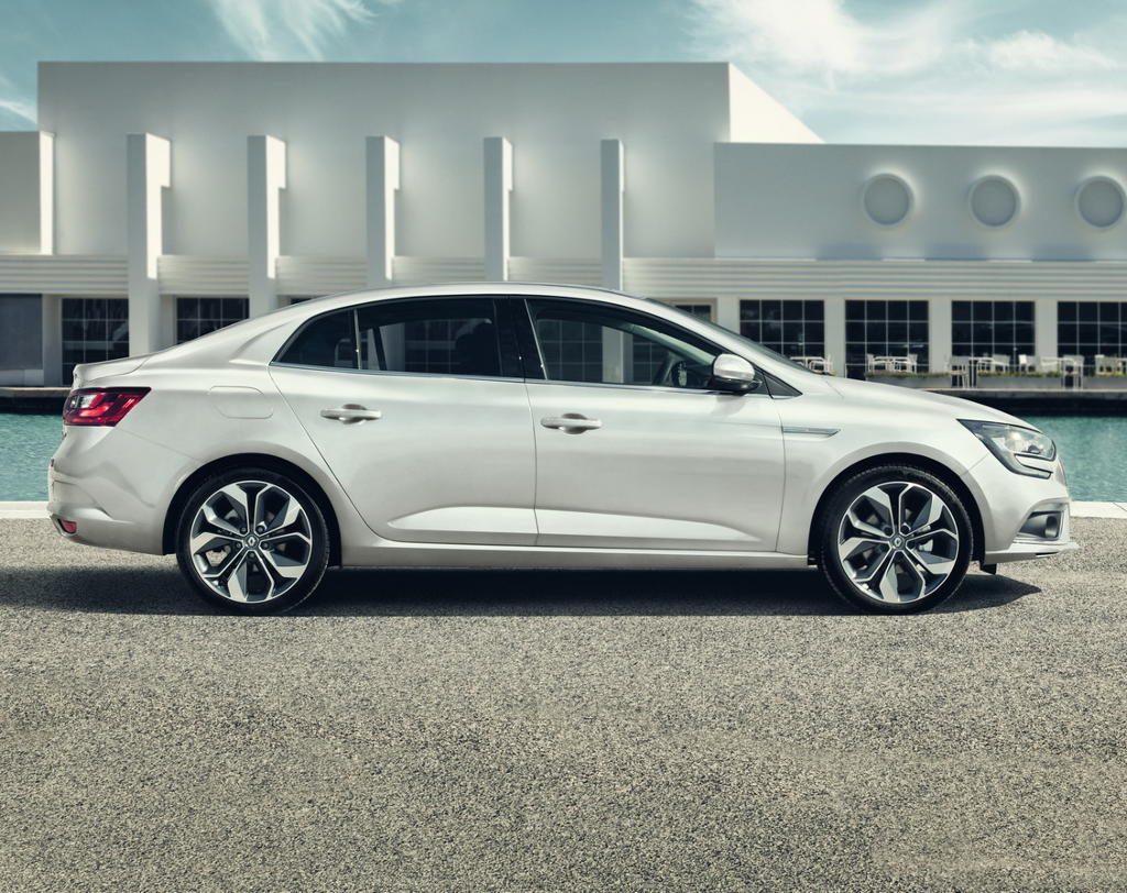 Новый седан Renault Megane 4 2017 заменит Fluence (фото, цена) Новый седан Renault Megane 4 2017 заменит Fluence (фото, цена)