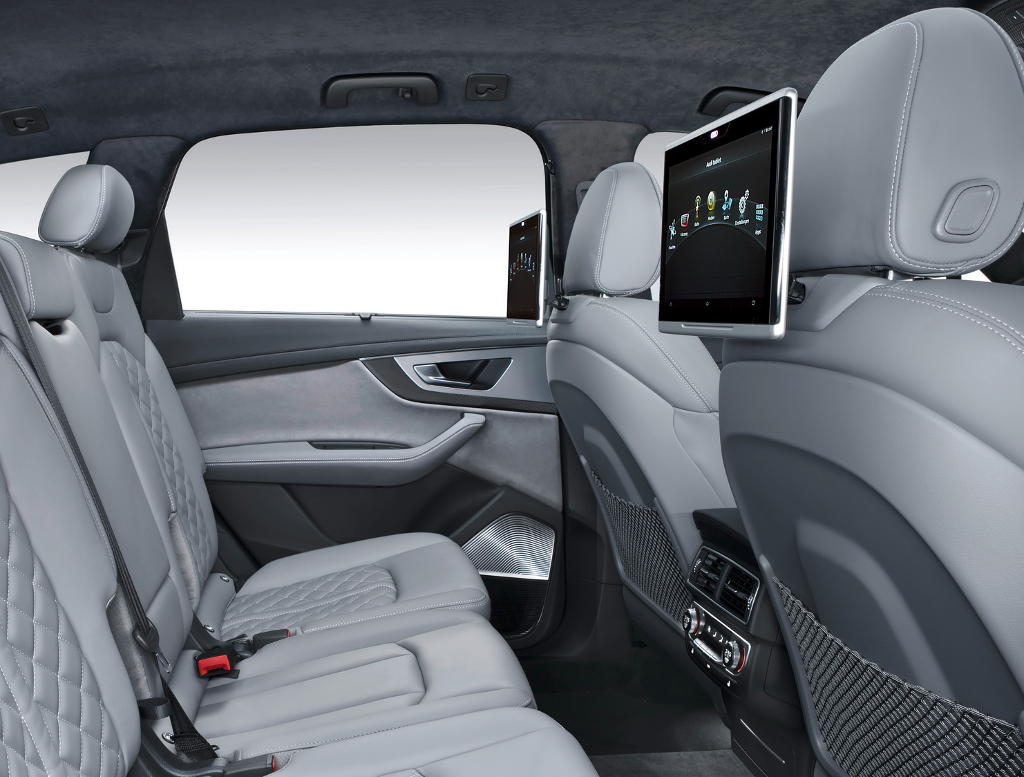 Самый мощный дизельный внедорожник Audi SQ7 TDI 2016–2017 (цена, фото) Самый мощный дизельный внедорожник Audi SQ7 TDI 2016–2017 (цена, фото)