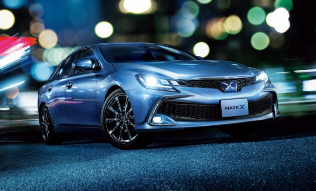 Обновленный седан Toyota Mark X представлен в Японии Обновленный седан Toyota Mark X представлен в Японии