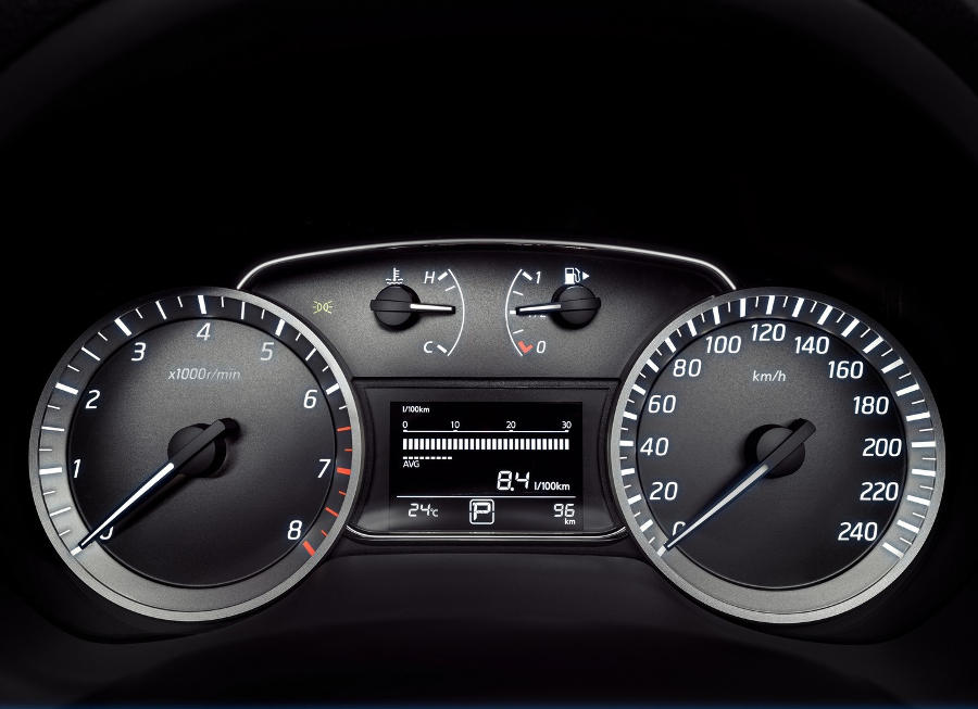 Новый хетчбэк Nissan Tiida 2015 в России (цена, фото) Новый хетчбэк Nissan Tiida 2015 в России (цена, фото)