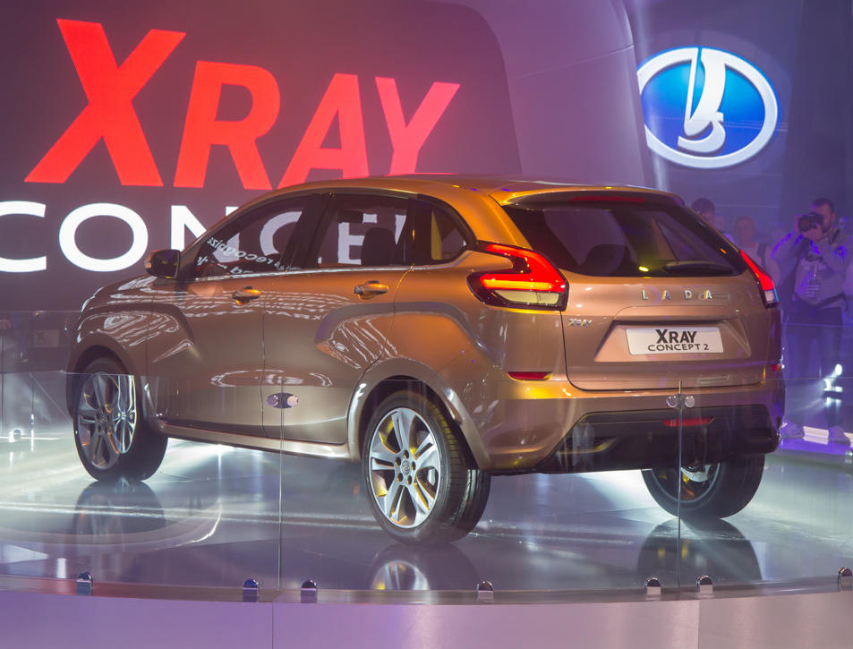 Серийная версия Lada XRay (фото, цена) Серийная версия Lada XRay (фото, цена)