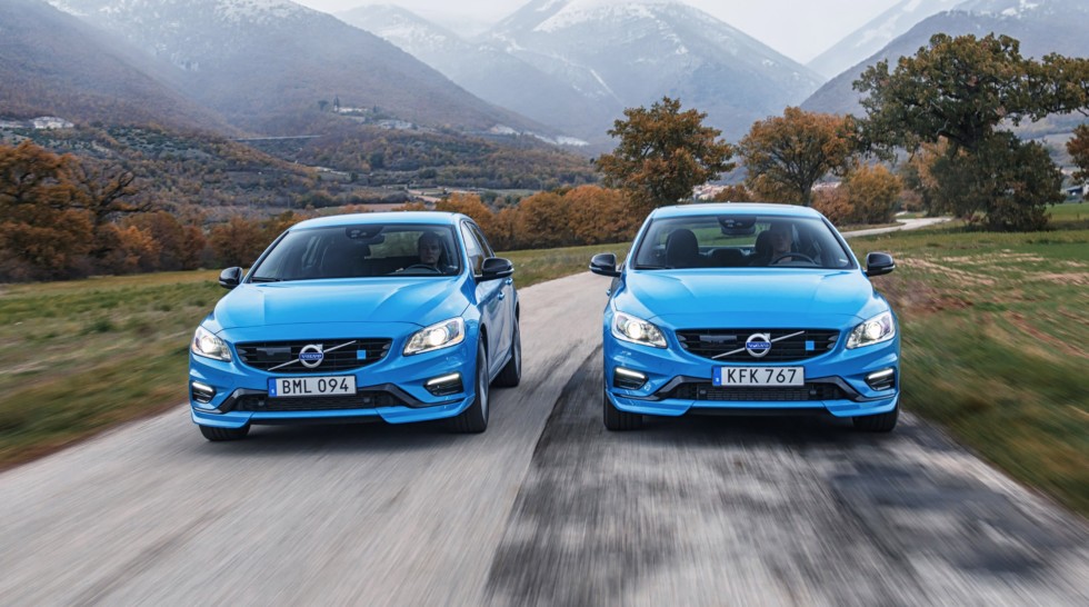 Volvo показал в Лос-Анджелесе две заряженные новинки Volvo показал в Лос-Анджелесе две заряженные новинки