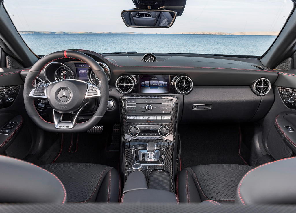 Озвучены цены на родстер Mercedes SLC 2016 – 2017 (фото, видео) Озвучены цены на родстер Mercedes SLC 2016 – 2017 (фото, видео)