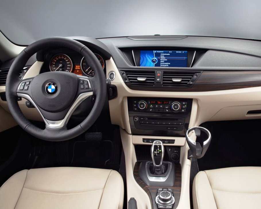 Кроссовер BMW X1 2013 в России: фото, характеристики Кроссовер BMW X1 2013 в России: фото, характеристики