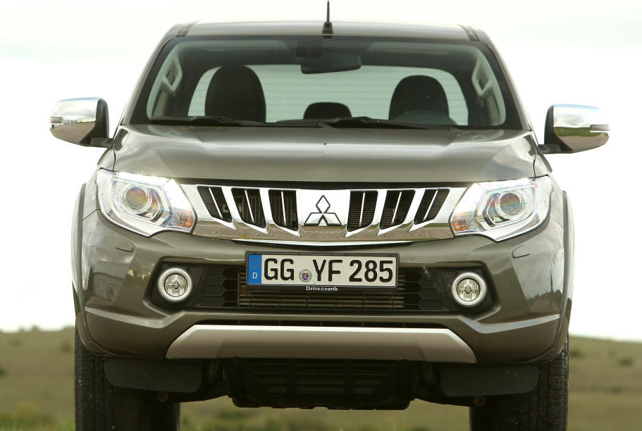 Новый Mitsubishi L200 2015 — 2016 в России (цена, фото) Новый Mitsubishi L200 2015 — 2016 в России (цена, фото)