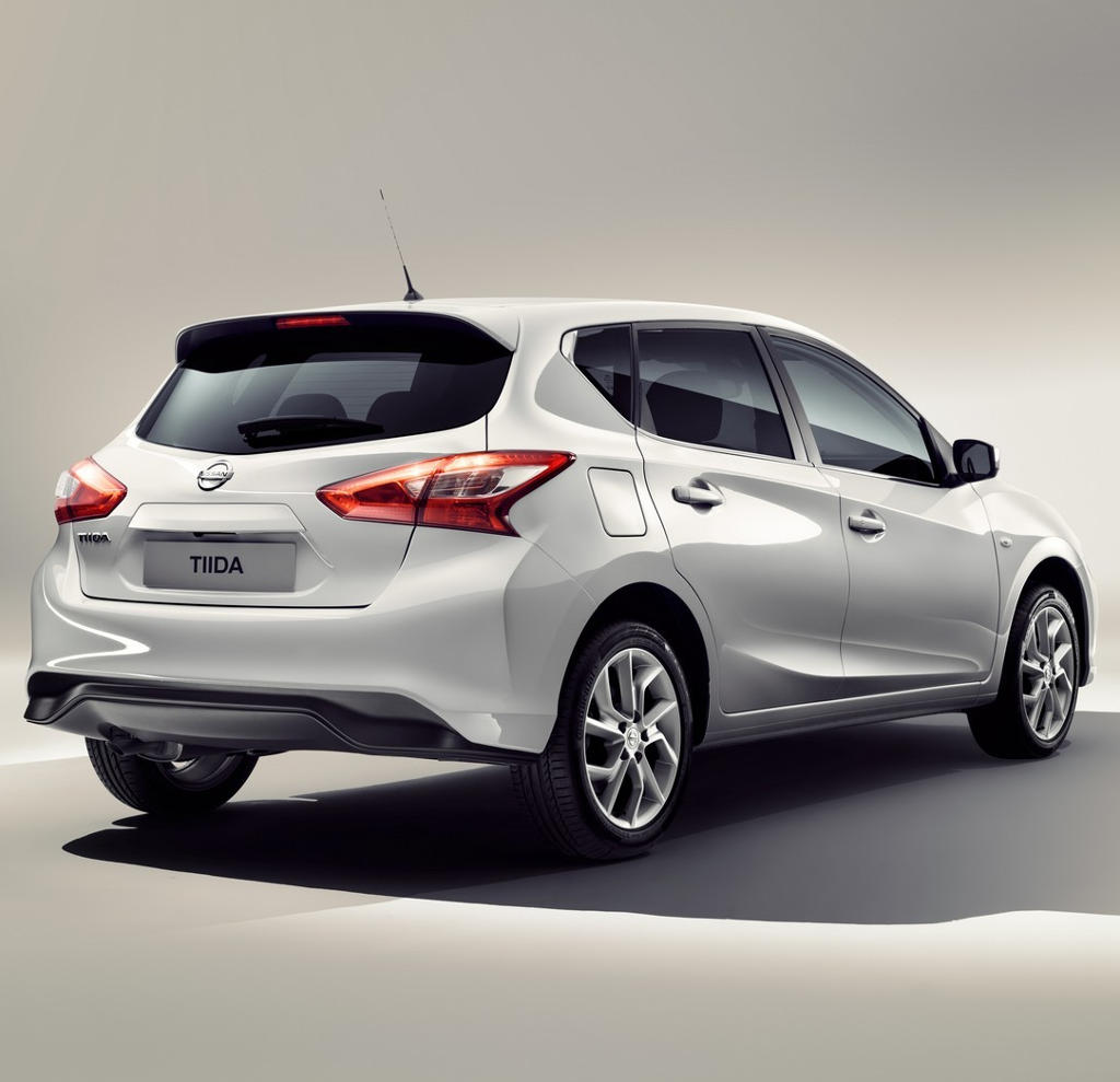 Новый хетчбэк Nissan Tiida 2015 в России (цена, фото) Новый хетчбэк Nissan Tiida 2015 в России (цена, фото)