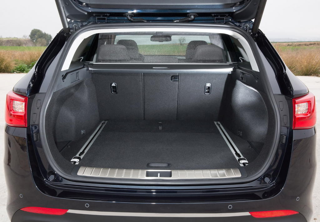 Kia показала новый универсал Optima Sportswagon 2016 (фото, цена)