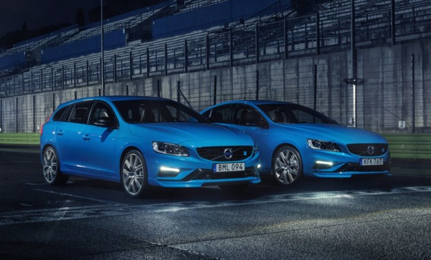 Volvo показал в Лос-Анджелесе две заряженные новинки Volvo показал в Лос-Анджелесе две заряженные новинки