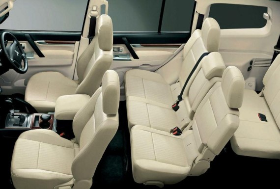 Рестайлинговый Mitsubishi Pajero 2015 показали в Москве Рестайлинговый Mitsubishi Pajero 2015 показали в Москве