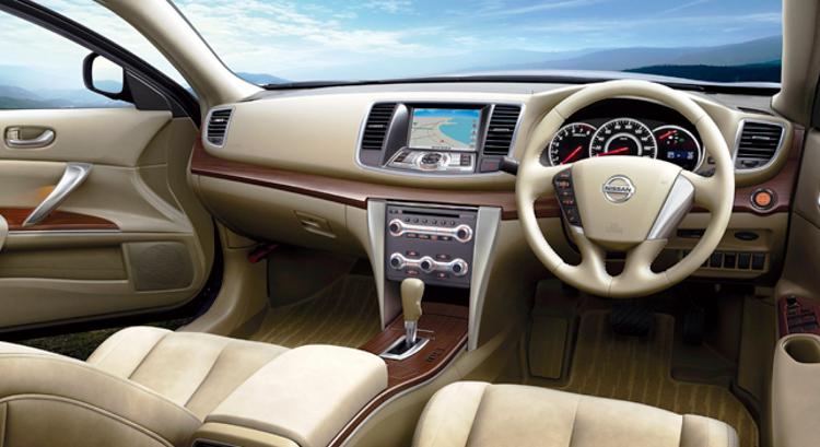 В Японии показали Nissan Teana 2013 года