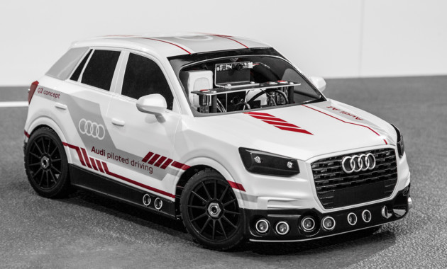 Audi привезла в Барселону Q2 с обучаемым парковщиком