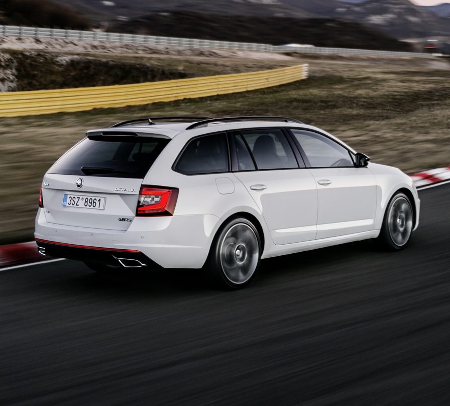 Рестайлинговые Skoda Octavia RS 2017 (фото, цена) Рестайлинговые Skoda Octavia RS 2017 (фото, цена)