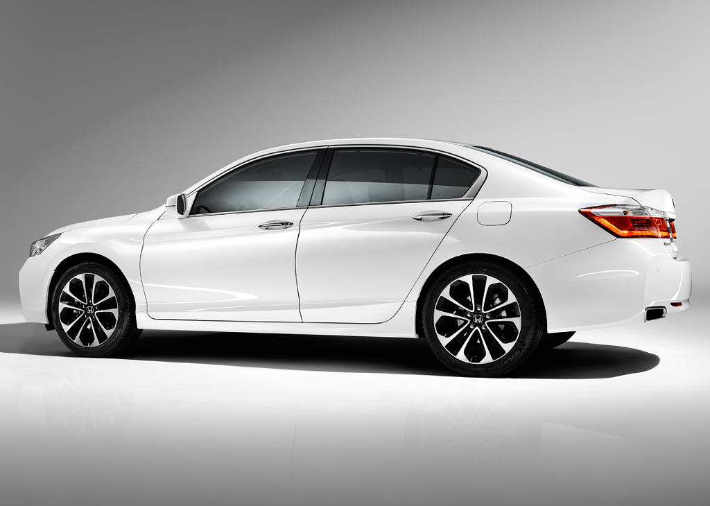 Представлена новая Honda Accord 2014-2015 (фото) Представлена новая Honda Accord 2014-2015 (фото)