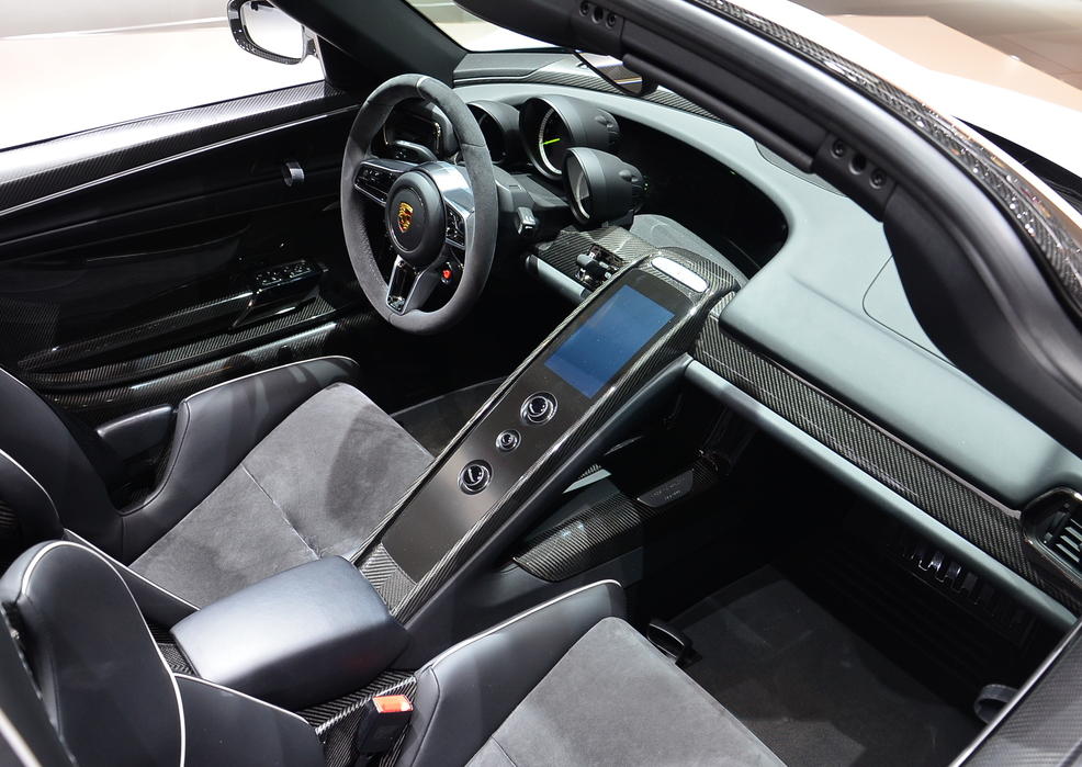 Porsche 918 Spyder 2015 в России по цене от 48 млн. рублей Porsche 918 Spyder 2015 в России по цене от 48 млн. рублей