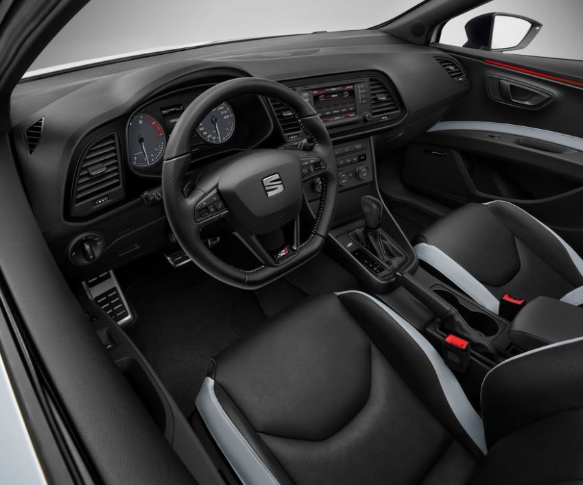 &laquo;Заряженный&raquo; Seat Leon Cupra 2014-2015 в России
