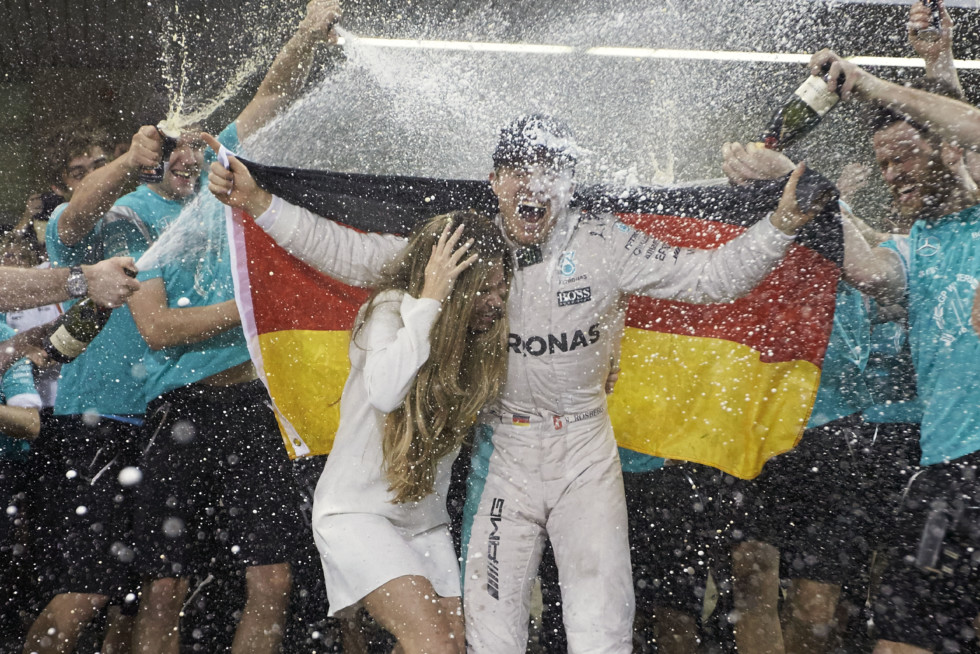Нико Росберг покидает Формулу-1 и завершает гоночную карьеру