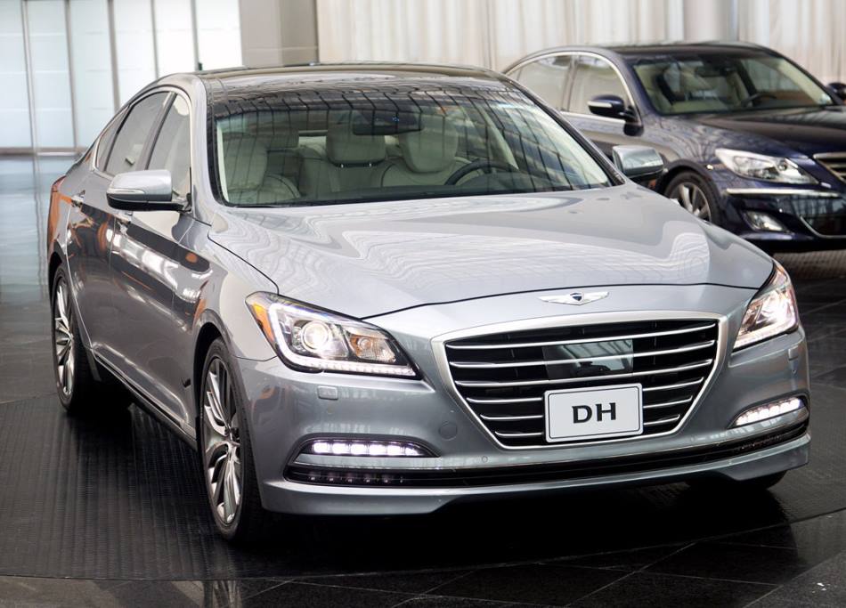 Седан Hyundai Genesis 2015 модельного года