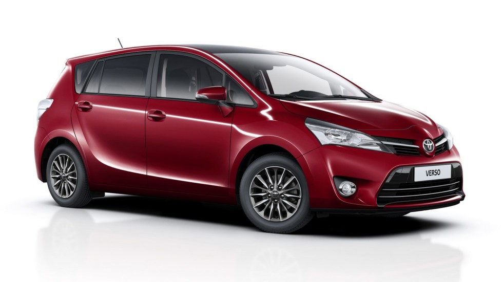 Toyota обновила две модели Toyota обновила две модели