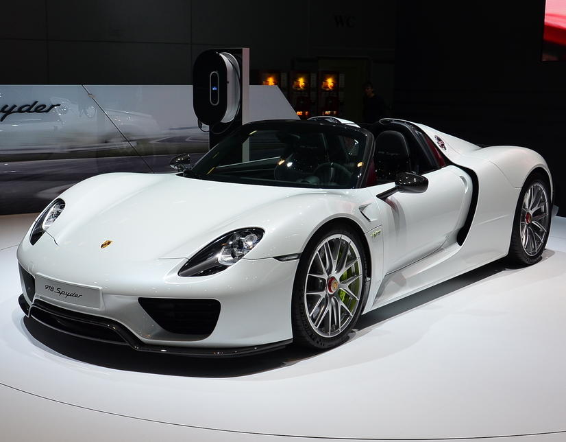 Porsche 918 Spyder 2015 в России по цене от 48 млн. рублей Porsche 918 Spyder 2015 в России по цене от 48 млн. рублей