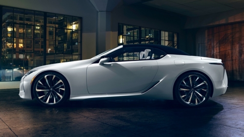 Под открытым небом: кабриолет Lexus LC будет теснее, чем купе Под открытым небом: кабриолет Lexus LC будет теснее, чем купе