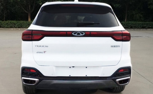 Не прошло и года: у кроссовера Chery Tiggo 8 изменился дизайн и появился новый турбомотор