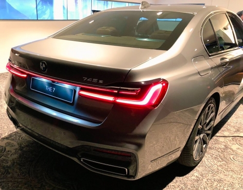 Обновлённая BMW 7 серии: такой «хоккей» нам не нужен! Обновлённая BMW 7 серии: такой «хоккей» нам не нужен!
